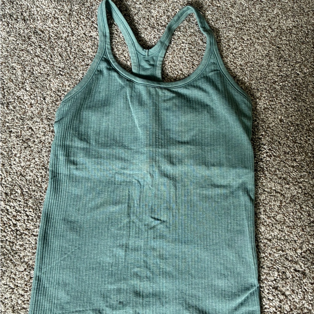 Lululemon ebb to tank size 4